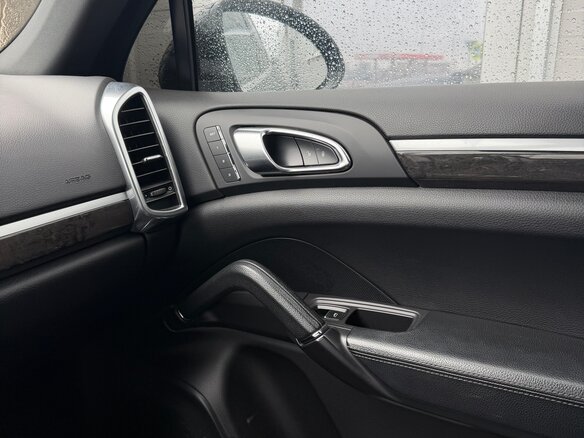 2013 Porsche Cayenne II (958), чёрный, 2800000 рублей - вид 9
