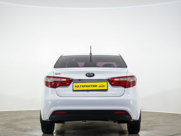 2015 Kia Rio 6-speed III, белый - вид 4