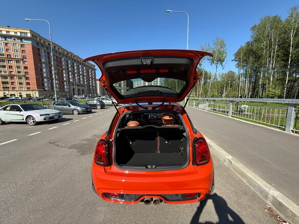 2019 Mini Hatch Cooper S III (F55/F56) Рестайлинг, оранжевый, 3050000 рублей - вид 17