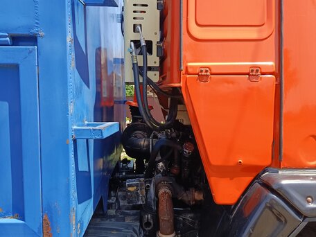 2005 КамАЗ 53215, оранжевый, 2800000 рублей, вид 2