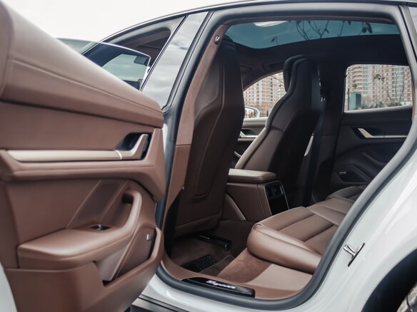 2021 Porsche Taycan Turbo I, белый, 12000000 рублей - вид 15