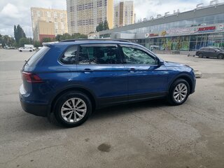 2019 Volkswagen Tiguan II, синий, 2390000 рублей, вид 5