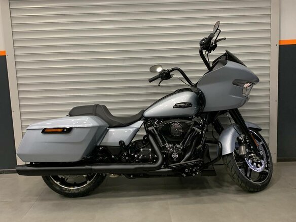2024 Harley-Davidson Road Glide, серебристый, 3200000 рублей - вид 1