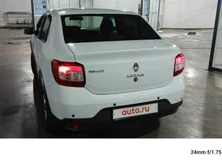 2018 Renault Logan Stepway II Рестайлинг, белый, 850000 рублей, вид 2