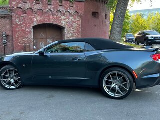2018 Chevrolet Camaro VI Рестайлинг, серый, 3999999 рублей, вид 3