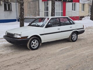 1985 Toyota Corona 5-speed VIII (Е150, T160) Рестайлинг, белый, 170000 рублей, вид 4