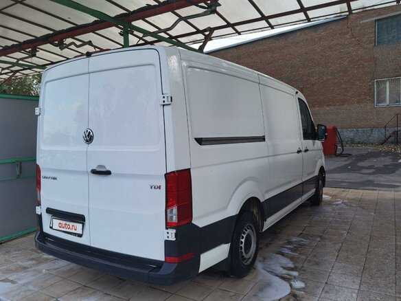 2017 Volkswagen Crafter, белый, 3000000 рублей - вид 2