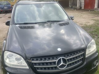 2006 Mercedes-Benz M-Класс 350 II (W164), чёрный, 700000 рублей, вид 2