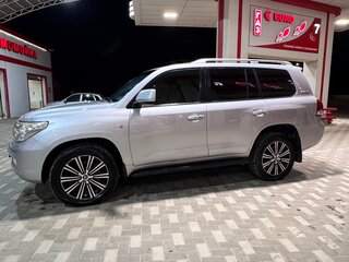 2011 Toyota Land Cruiser 200 Series, серебристый, 3000000 рублей, вид 4