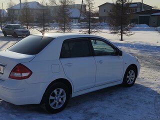 2012 Nissan Tiida I Рестайлинг, белый, 850000 рублей, вид 3