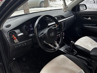 2017 Kia Rio IV, чёрный, 1140000 рублей, вид 5