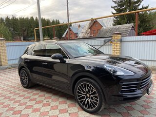 2019 Porsche Cayenne III, чёрный, 6900000 рублей, вид 2