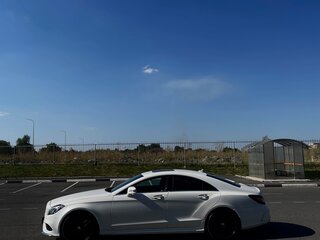 2015 Mercedes-Benz CLS 400 II (C218) Рестайлинг, белый, 2250000 рублей, вид 3
