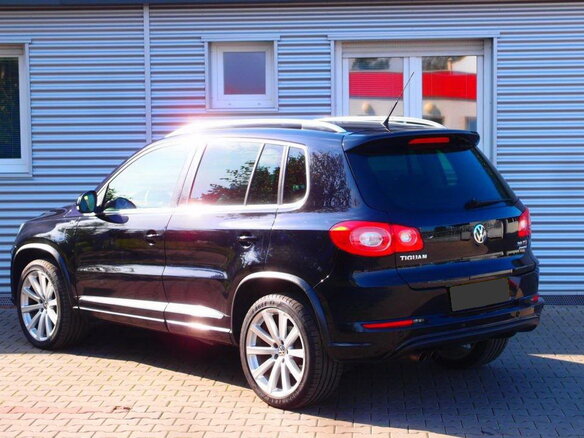 2011 Volkswagen Tiguan I, чёрный - вид 2