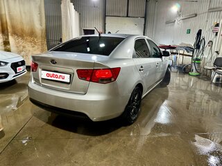 2009 Kia Cerato 4-speed II, серебристый, 845000 рублей, вид 3