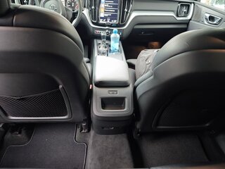 2018 Volvo XC60 II, серебристый, 3500000 рублей, вид 4