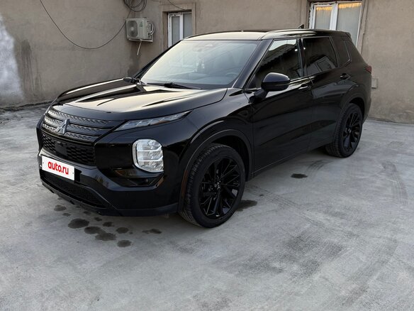 2021 Mitsubishi Outlander IV, чёрный, 3200000 рублей