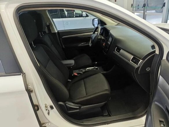 2015 Mitsubishi Outlander III Рестайлинг 2, белый, 1350000 рублей - вид 13