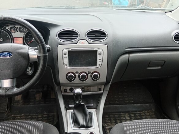2010 Ford Focus II Рестайлинг, серый, 515000 рублей - вид 1