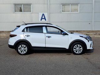 2021 Kia Rio X IV Рестайлинг, белый, 1540000 рублей, вид 4
