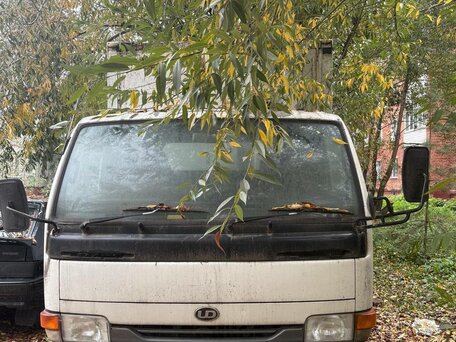 2002 Nissan Cabstar, белый, 2100000 рублей, вид 3