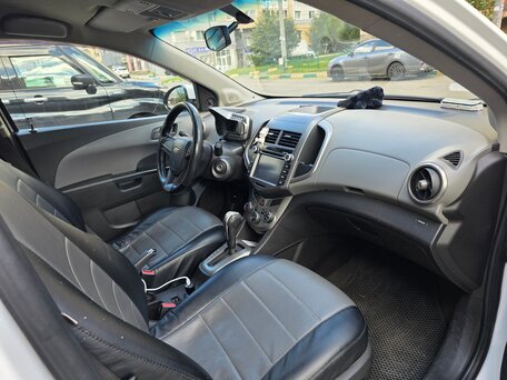2012 Chevrolet Aveo II, белый, 450000 рублей, вид 5