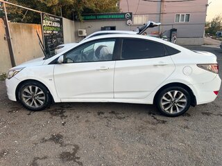 2015 Hyundai Solaris I Рестайлинг, белый, 500000 рублей, вид 4