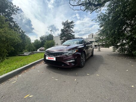 2019 Kia Optima IV Рестайлинг, красный, 1700000 рублей, вид 3