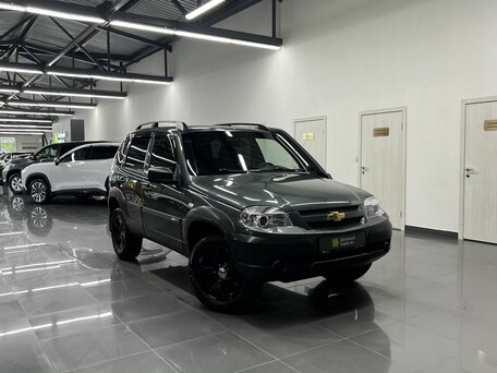 2018 Chevrolet Niva I Рестайлинг, зелёный, 995000 рублей, вид 5