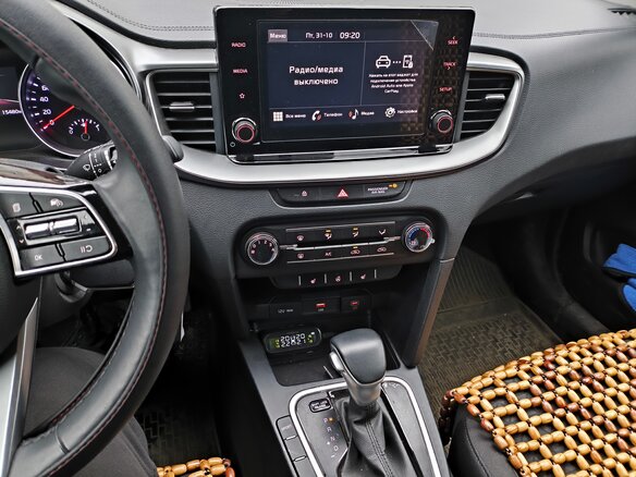 2023 Kia Ceed III Рестайлинг, белый, 2600000 рублей - вид 10