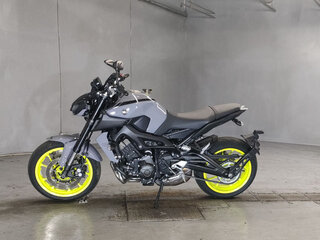 2017 Yamaha MT-09 (FZ-09), серый, 900000 рублей, вид 2