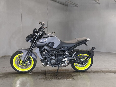 2017 Yamaha MT-09 (FZ-09), серый, 900000 рублей, вид 2