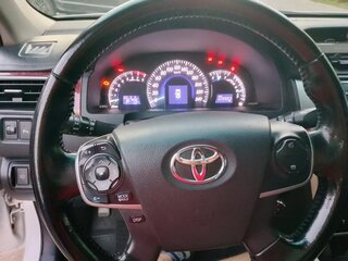 2014 Toyota Camry VII (XV50), белый, 1750000 рублей, вид 2