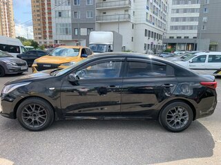 2019 Kia Rio IV, белый, 700000 рублей, вид 4
