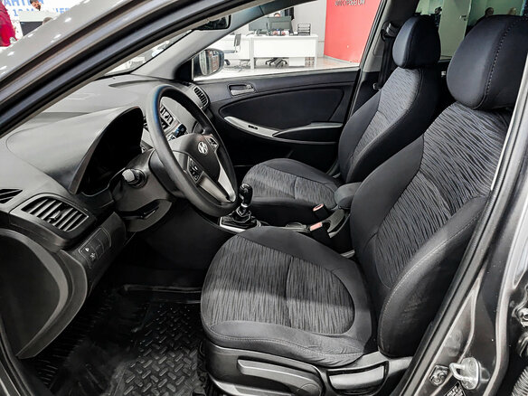 2015 Hyundai Solaris I Рестайлинг, серый - вид 15