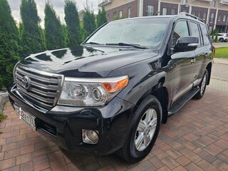 2013 Toyota Land Cruiser 200 Series Рестайлинг 1, чёрный, 4349000 рублей, вид 1