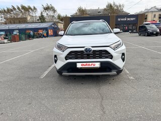 2021 Toyota RAV4 V (XA50), белый, 4400000 рублей, вид 1