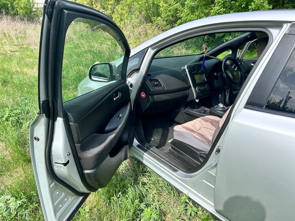 2013 Nissan Leaf (EM57) I (ZE0/AZE0), серый, 820000 рублей - вид 19