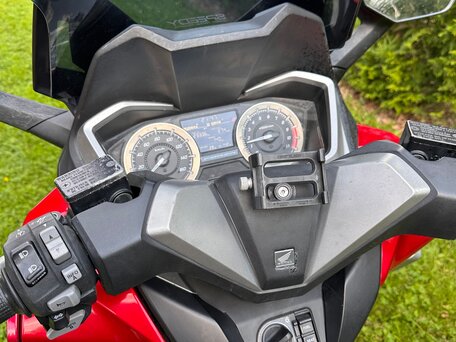 2021 Honda Forza, красный, 549000 рублей, вид 4