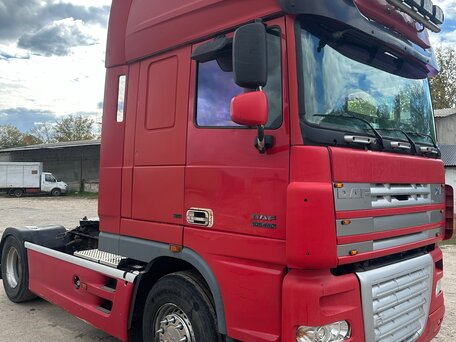 2009 DAF XF 105, красный, 2500000 рублей, вид 1