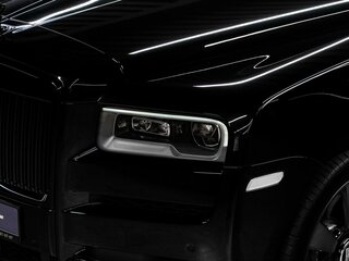 2020 Rolls-Royce Cullinan I (Series I), чёрный, 34000000 рублей, вид 2