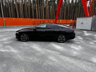 2021 Kia K5 III, чёрный, 2800000 рублей, вид 3