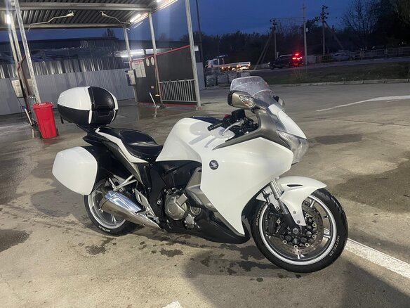 2010 Honda VFR 1200, белый, 825000 рублей - вид 15