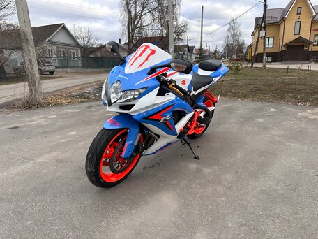 2010 Suzuki GSX-R 750, белый, 1050000 рублей, вид 1