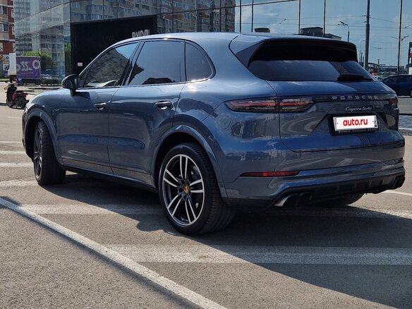 2018 Porsche Cayenne Turbo III, голубой, 9050000 рублей - вид 2