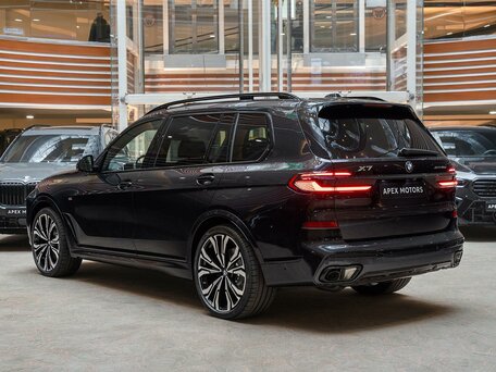 2026 BMW X7 40d I (G07) Рестайлинг, чёрный, 17890000 рублей, вид 4