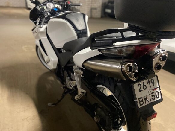 2010 Honda VFR 800, белый, 570000 рублей - вид 12
