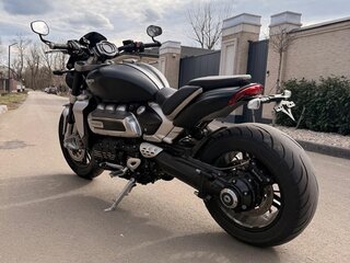 2021 Triumph Rocket 3, чёрный, 1850000 рублей, вид 2