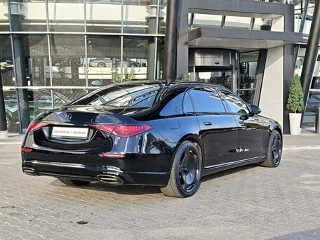 2024 Mercedes-Benz Maybach S-Класс 580 II (Z223), чёрный, 20400000 рублей, вид 2