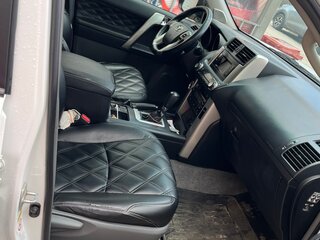2011 Toyota Land Cruiser Prado 150 Series, белый, 2190000 рублей, вид 5